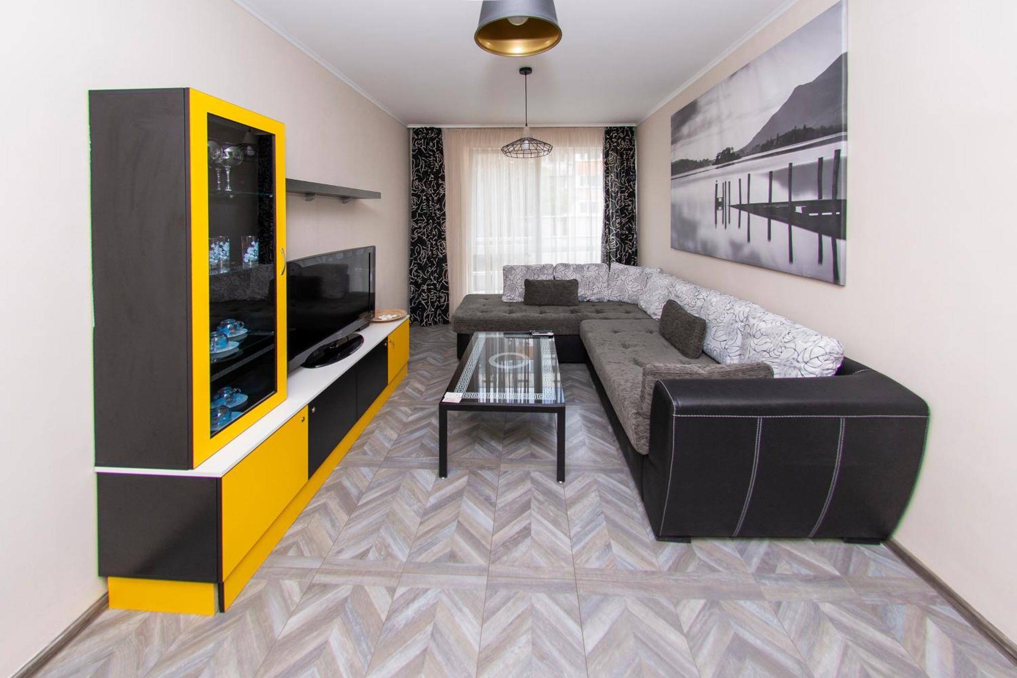 The Yellow Appartment Sofia Luaran gambar